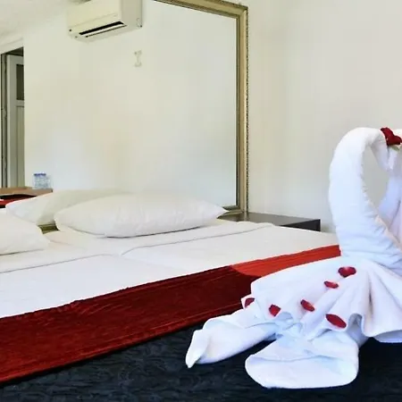 Готель Altinkum Bungalow 3*