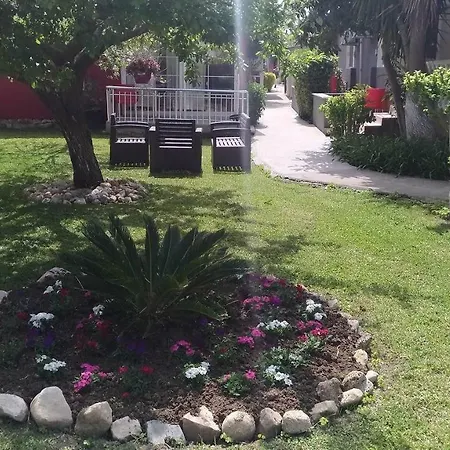 Готель Altinkum Bungalow