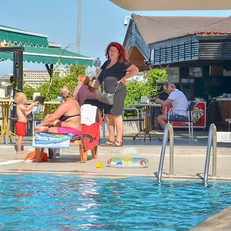 Готель Altinkum Bungalow 3*